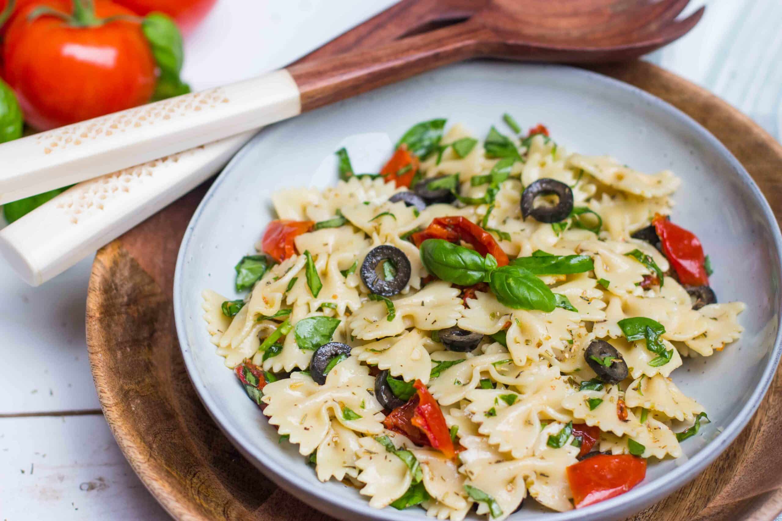 italiaanse pasta salade gezond healthy gemakkelijk lunch barbecue 2