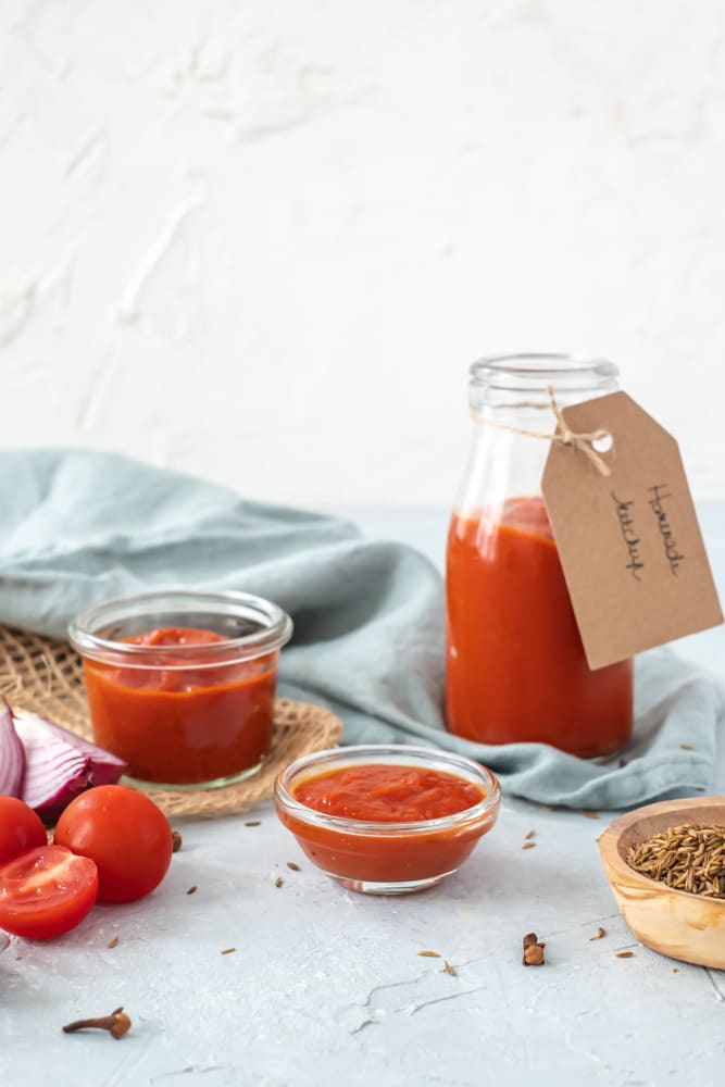 zelf ketchup maken zonder suiker