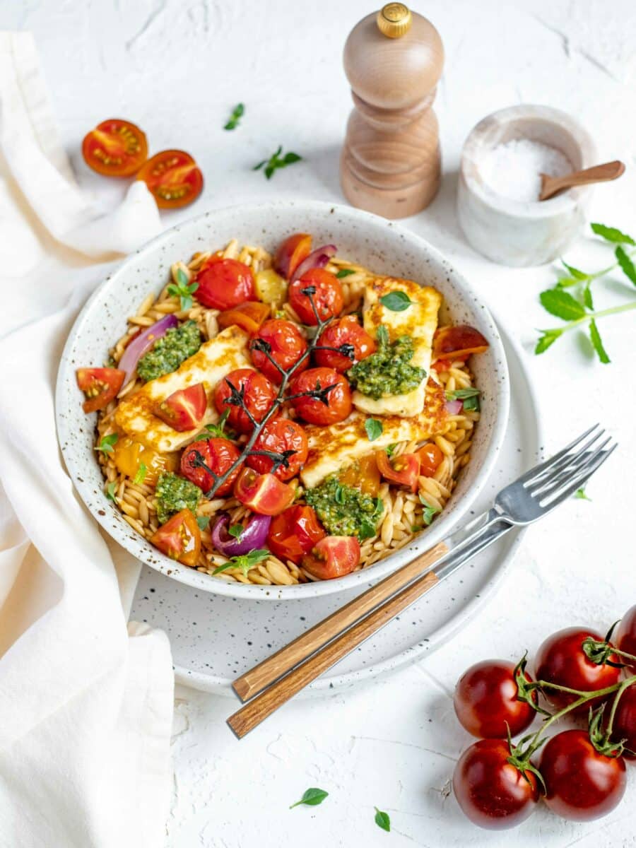 orzo met halloumi