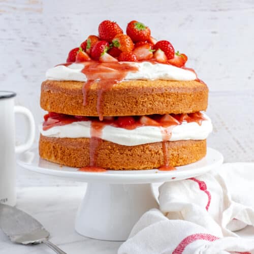 Vanille cake met slagroom en aardbeien 4